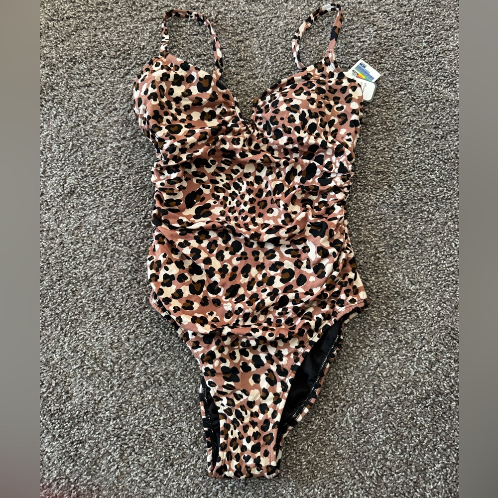 Time and tru leopard one piece swimsuit with v at bust